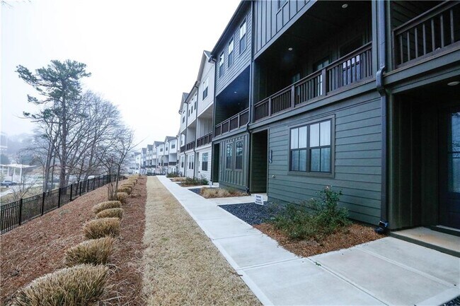 Foto del edificio - 1305 Breezy St SE