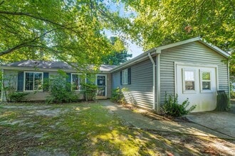 Building Photo - 916 Fluvanna Rd