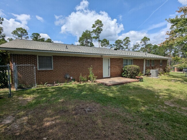 Foto del edificio - 813 McLemore Dr