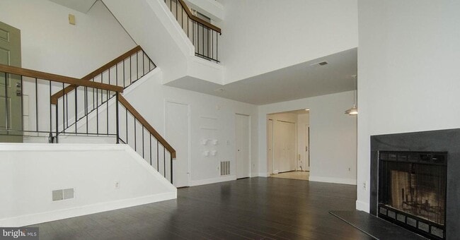 Building Photo - 3335 Oakshade Ct