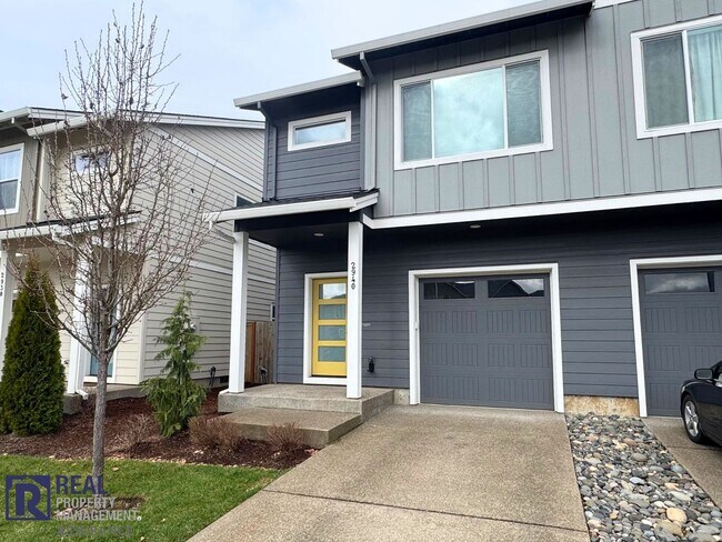 Foto del edificio - Modern 3 Bedroom Duplex With Garage!!