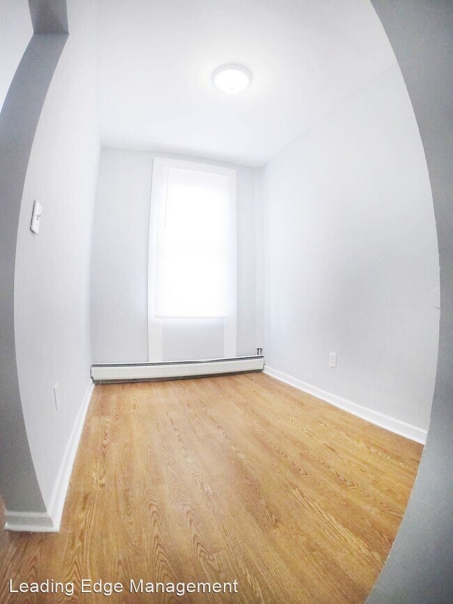 Foto del edificio - 348 Randolph Ave