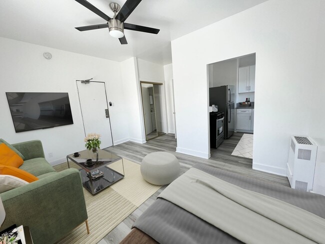 Interior Photo - Loma Hill