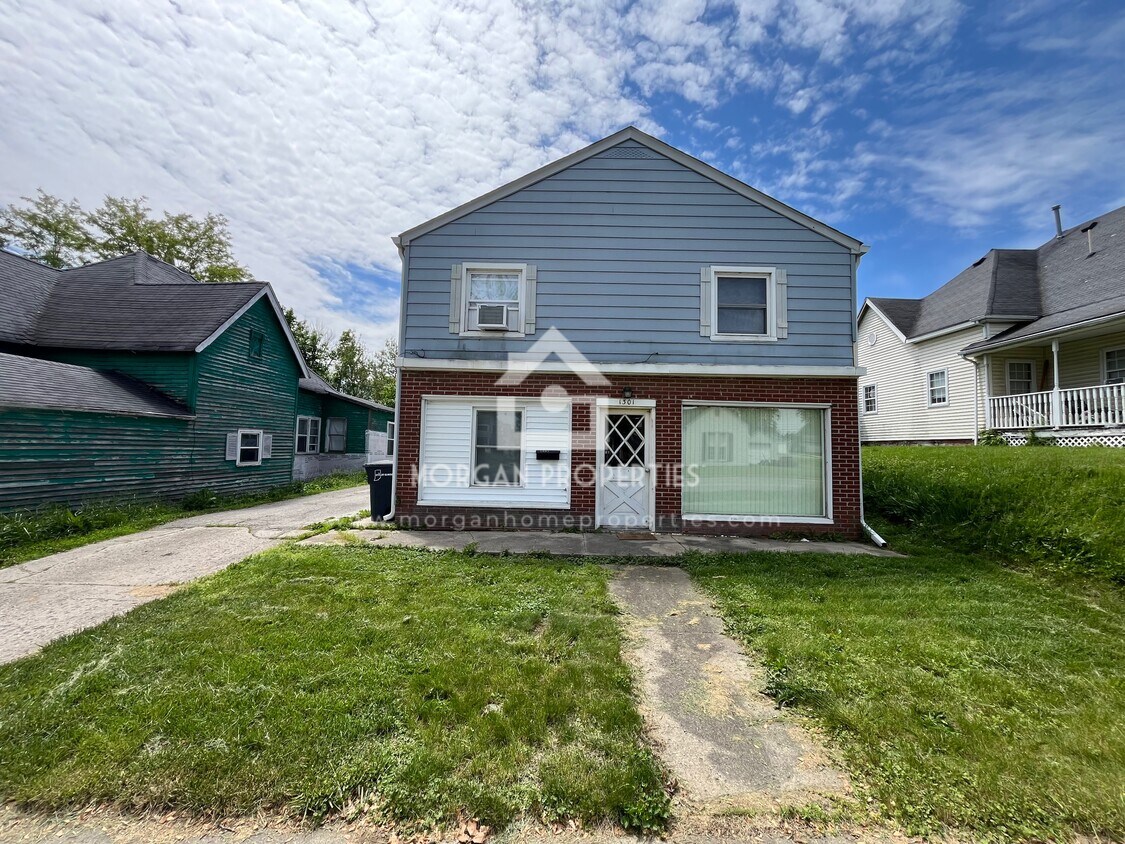 Foto principal - 1301 Main St