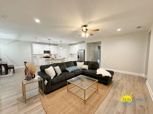 Foto del edificio - New Construction Centrally Located 4 Bed 3...