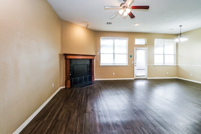 Building Photo - 2200 SW 141st Pl