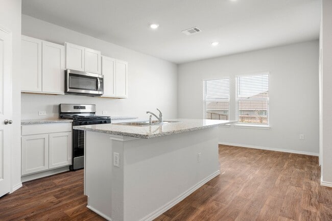 Building Photo - 4 Weeks Free!! Like New Home In The Preserve at Medina!!!