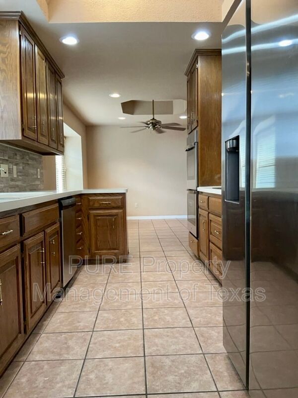 Foto del edificio - 506 Meadow Creek Dr