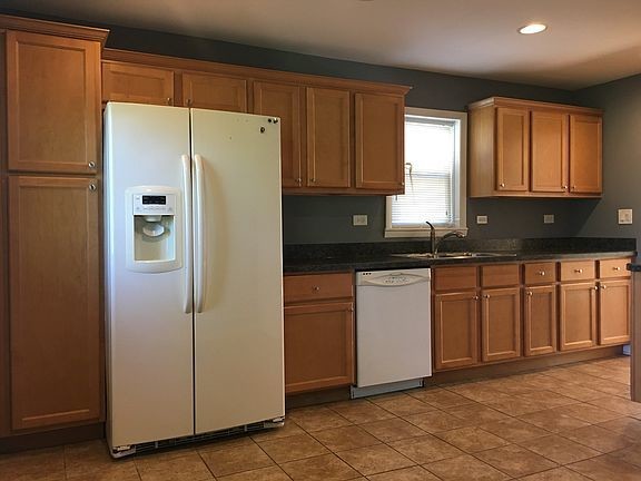 Building Photo - single family home