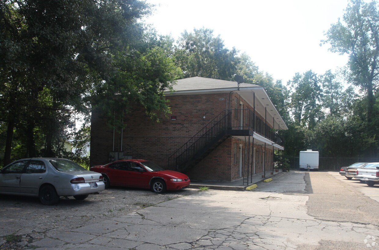 Foto del edificio - 5410 Byron St