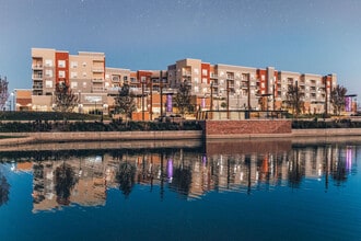 Building Photo - Skylofts at the Heritage
