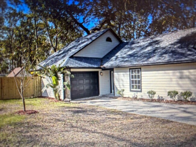Building Photo - 1404 San Jose Rd