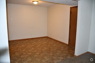 Building Photo - 12 Woodland Oaks Dr