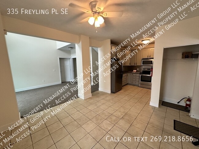 Building Photo - 335 Freyling Pl SE