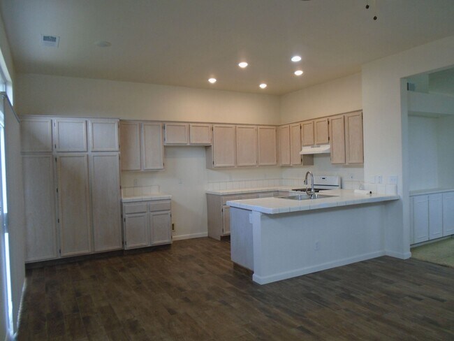 Building Photo - SILVERCREEK BEAUTY !!! APPLICATION PENDING!