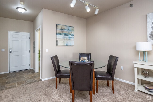 2BR, 3BA - 1,515SF - Dining Room - Hearthstone Apartments and Townhomes