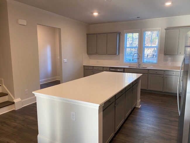 Building Photo - Modern 3-Story Townhome Near Woodstock High & Middle School