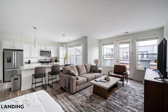 Building Photo - 210 W 5th Ave