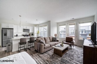 Building Photo - 210 W 5th Ave