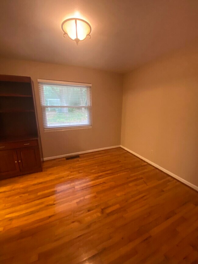 Foto del edificio - 1504 Sunset Ln