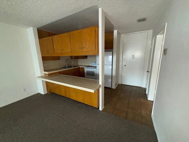 Foto del edificio - 415 E Cedar Ave