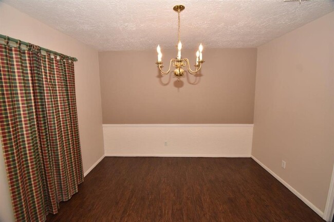 Building Photo - 431 Applewhite Dr