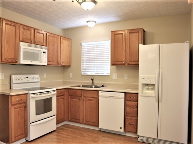 Foto del edificio - 7436 Maple Twig Ave