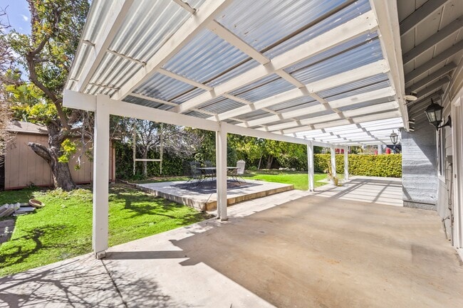 Building Photo - 7007 Royer Ave