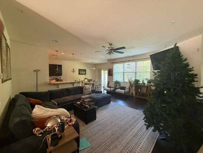 Foto del edificio - 530 Whitworth Ln