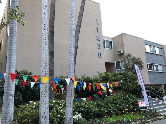 Foto principal - 11830 Darlington Ave