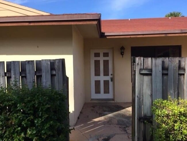 Photo - 4328 Woodstock Dr House