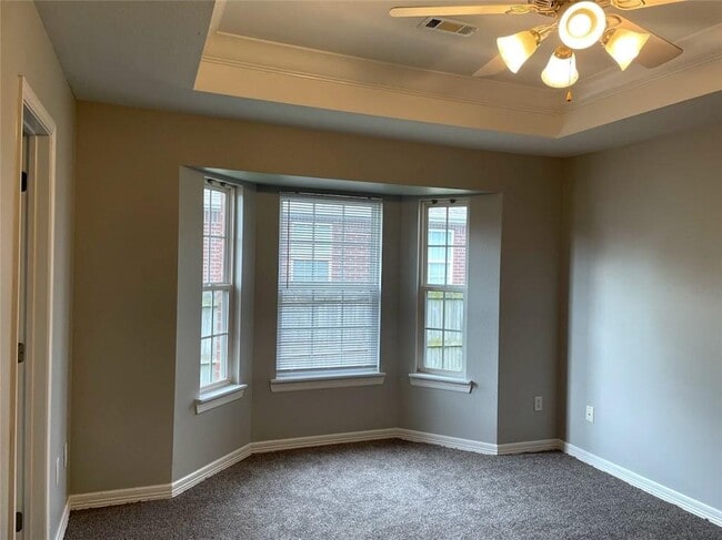 Foto del edificio - 905 SW Cheyenne Dr