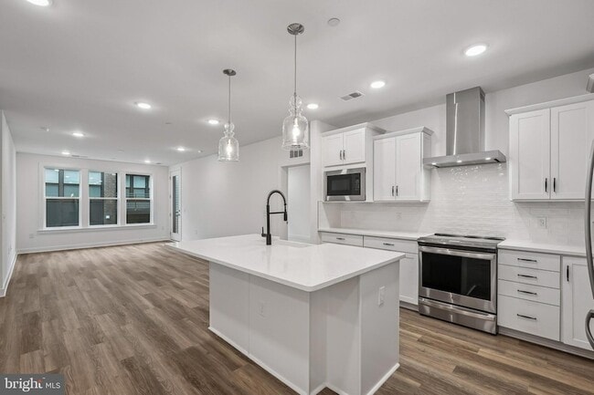 Photo - 21731 Dovekie Ter Apartment