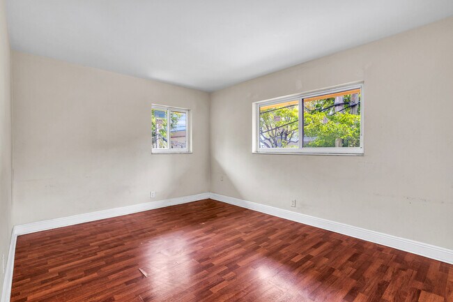 Building Photo - 4900 NW 10th Ave