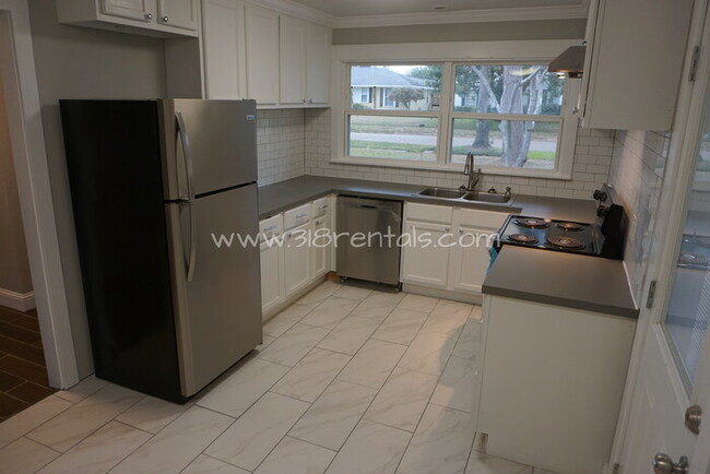 Foto del edificio - 3743 Greenway Pl