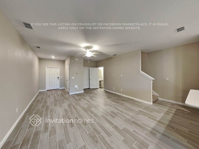 Foto del edificio - 571 Cherry Ridge Dr