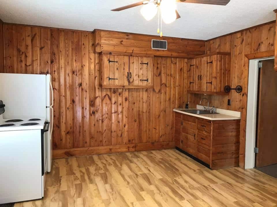 Kitchen - 601 Riverside Ave