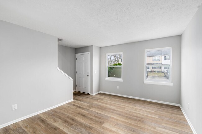 Building Photo - 2566 Sandbury Blvd - 2564 | $1,050 | 2 bed...