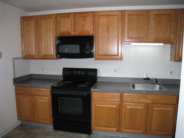 KITCHEN - 171 W 28th St