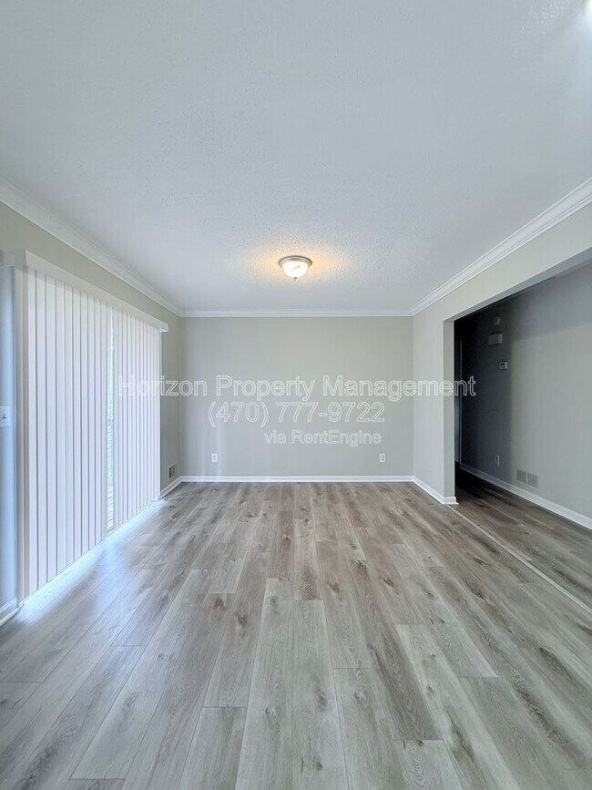 Foto del edificio - 5035 Merlin Dr