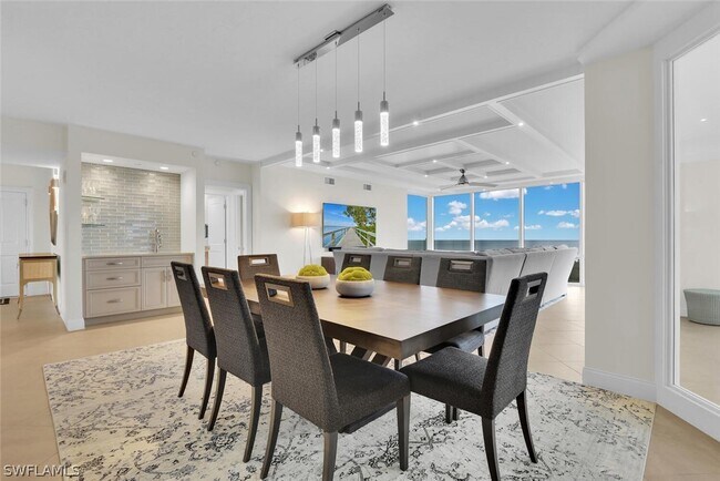 Foto del edificio - 7515 Pelican Bay Blvd