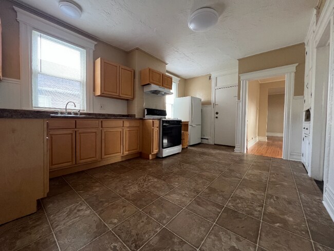 Foto del edificio - 469 Halsted St