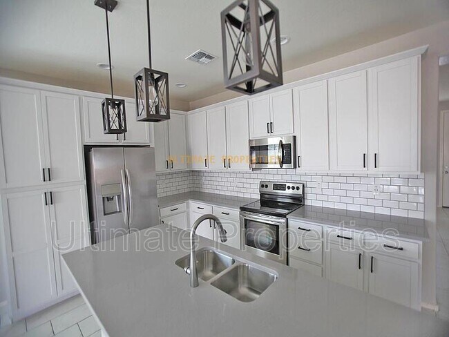 Foto del edificio - 14432 W Whispering Wind Dr