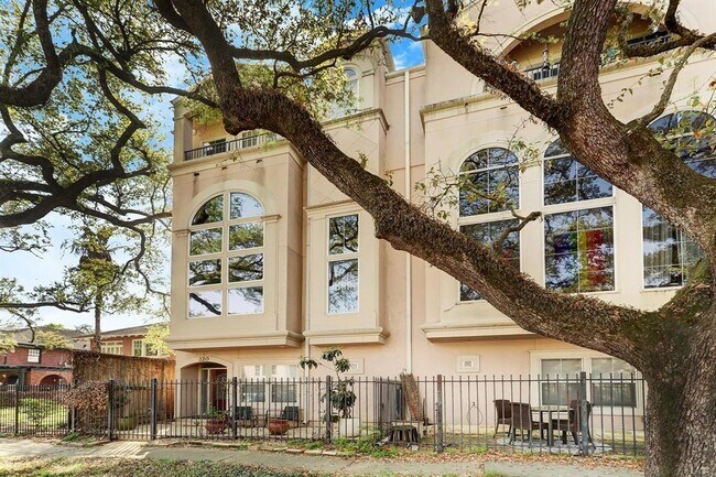 Foto del edificio - 220 Avondale St