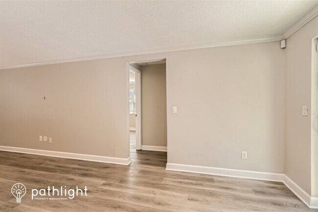 Building Photo - 1090 16Th Avenue SW