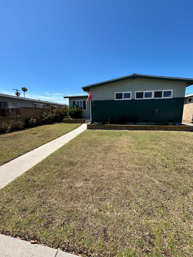 Building Photo - Beautiful 3 Bedroom 2 Bath !!