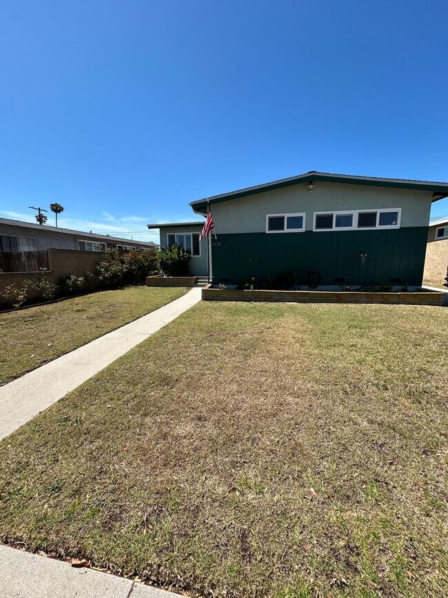 Foto del edificio - Beautiful 3 Bedroom 2 Bath !!
