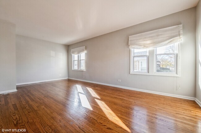Building Photo - 7735 W Catalpa Ave