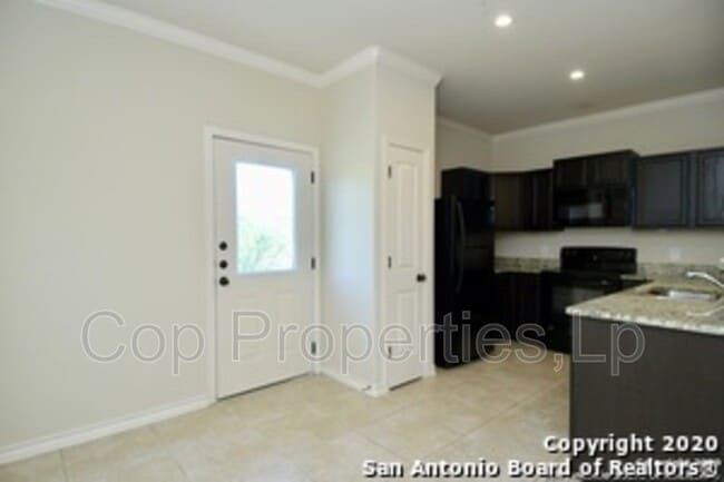 Building Photo - 6622 Arancione