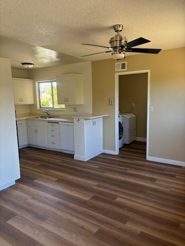 Foto del edificio - 3943 Constellation Rd